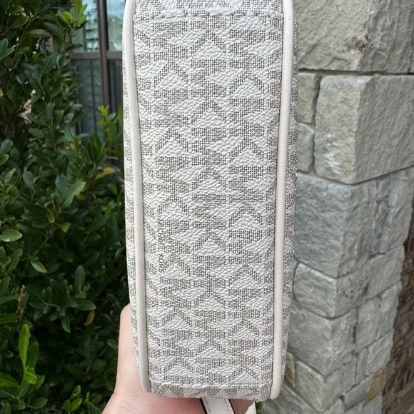 ✨NEW MICHAEL MICHAEL KORS Beige Monogram Mini Cora Crossbody Bag ✨ - Picture 9 of 13